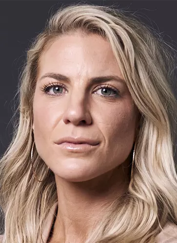 Julie Ertz Agent