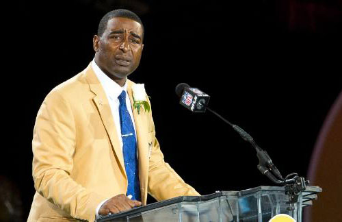 Photo shows Cris Carter delivering his Pro Football Hall of Fame Speech.