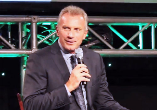 joe-montana-speaking-at-best-of-sw-missouri-preps-banquet-2015