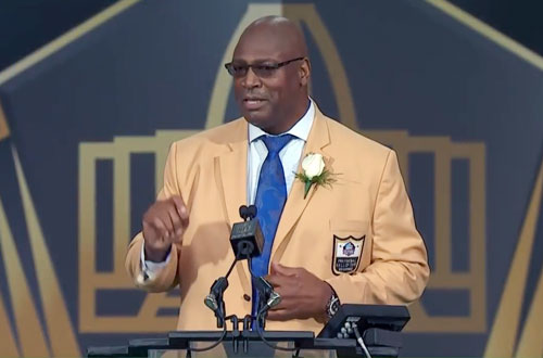 charles-haley-speaking-at-nfl-hof-event-aug-2015